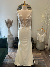 Load image into Gallery viewer, Solara Gown