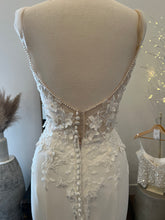 Load image into Gallery viewer, Solara Gown