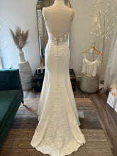 Load image into Gallery viewer, Solara Gown