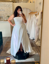 Load image into Gallery viewer, SAMPLE SALE: Evie Young, Gigi Gown