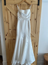 Load image into Gallery viewer, SAMPLE SALE: Atlas Gown, Ivory