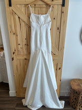 Load image into Gallery viewer, SAMPLE SALE: Atlas Gown, Ivory