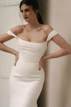 Load image into Gallery viewer, SAMPLE SALE: Alena Leena, Kerria Gown