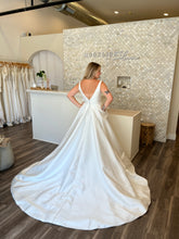 Load image into Gallery viewer, SAMPLE SALE: Celeste Gown
