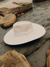 Load image into Gallery viewer, Van Palma, Nina, Off White
